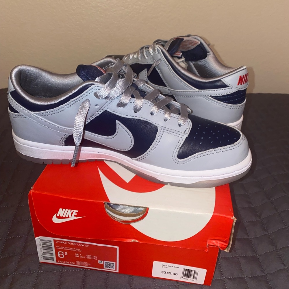 Nike Dunks College Navy Grey